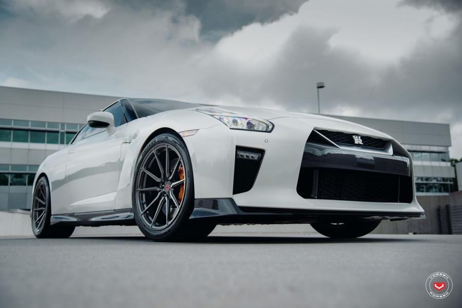  Nissan GT-R on Vossen Wheels (M-X2) 2019 года  (фото 22 из 26)